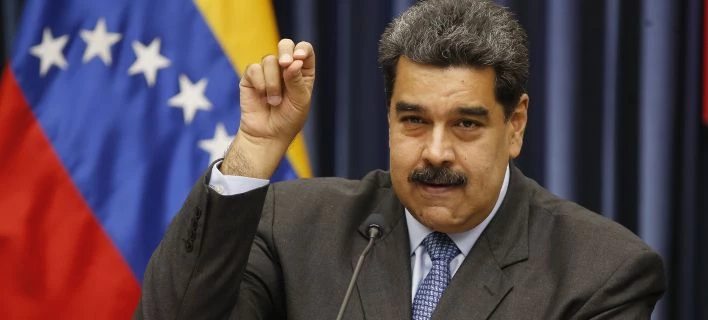 Δεν ιδρώνει το αυτί του Μαδούρο: Θα ξαναπάω στο εστιατόριο του Salt Bae -Μιμήθηκε την κίνηση του Τούρκου σεφ